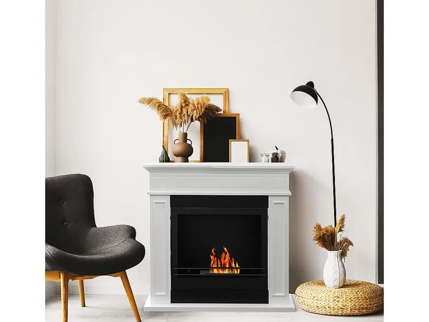 Chimenea de bioetanol JEFFERSON, biochimenea de pie, color blanco, L 89,5 x H 90,5 x P 28