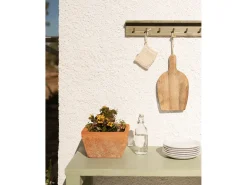 Colgador de pared de madera maciza en tono verde de 61x9,5cm - KATE - DECOWOOD