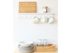 Colgador de pared de madera maciza en tono blanco de 61x9,5cm - KATE - DECOWOOD