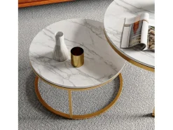 Juego de 2 mesas de centro nido modernas, estructura de metal dorado, tablero de mármol - 80 cm