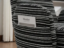 Línea 1.0 - Sillón Relax Bouclé con Reposabrazos con Bolsillos - Confort Ergonómico - Color Caqui - Para Decorar Cualquier Habitación