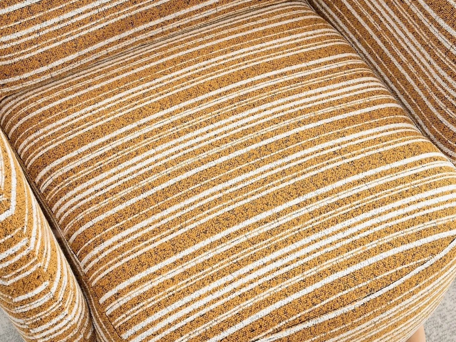 Línea 1.0 - Sillón Relax Bouclé con Reposabrazos con Bolsillos - Confort Ergonómico - Para Decorar Cualquier Habitación