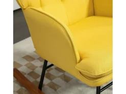 Mecedora con taburete de lino amarillo, estructura de acero y patas de madera.