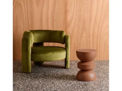 Mesa auxiliar de metal terracota