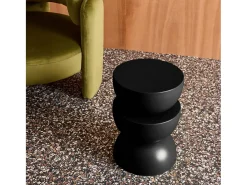 Mesa auxiliar o mesita de metal negro