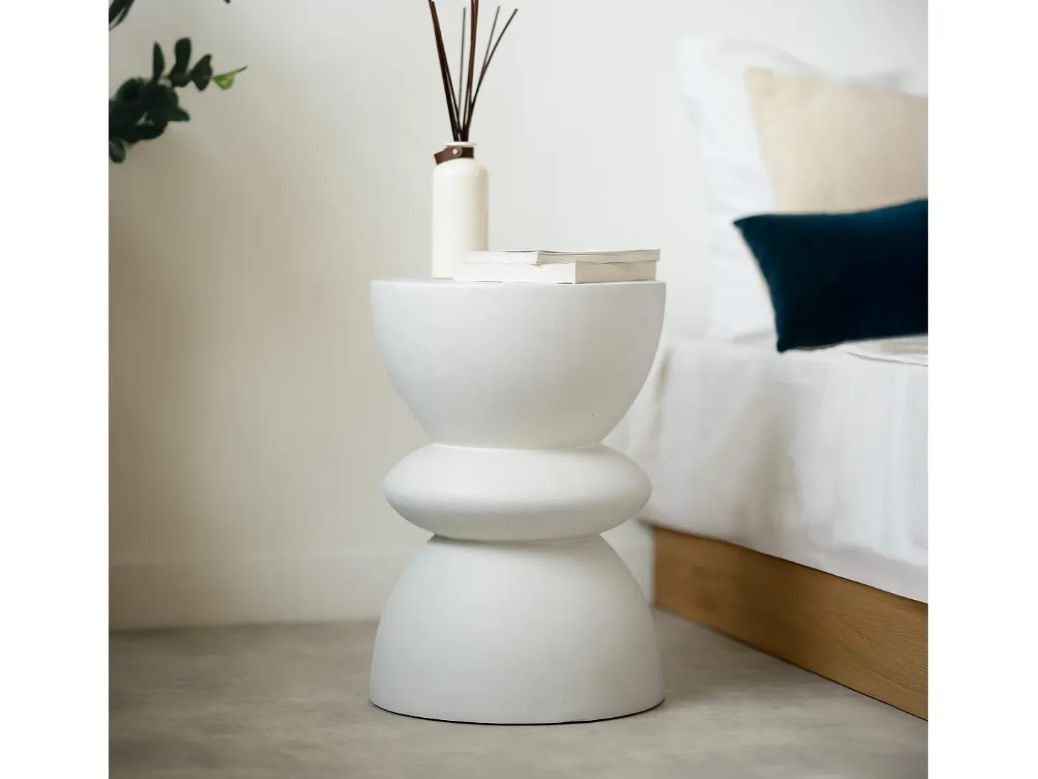 Mesa auxiliar redonda blanca en fibra de arcilla efecto cemento D35 cm - Maupiti