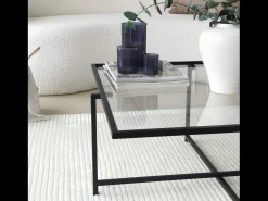 Mesa baja de diseño negra de vidrio LIMP