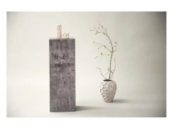 Mesa de centro Ramsvik, pedestal, mesa auxiliar gris.