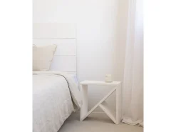 Mesita de noche o auxiliar de madera maciza en tono blanco de 50x50cm - STOKE - DECOWOOD