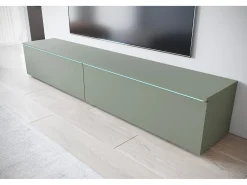 Mueble de TV moderno 180 cm para salón con LED – 2 puertas, sin tiradores, verde bruma, de pie o suspendido