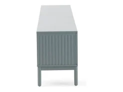 Mueble tv azul con ranuras acanaladas en puertas y laterales