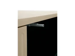 Mueble tv beig con ranuras acanaladas en puertas y laterales