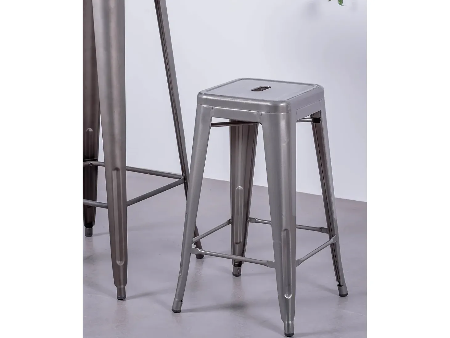 Pack de 4 taburetes metálicos de 66 cm de altura - Bistro - Metálico