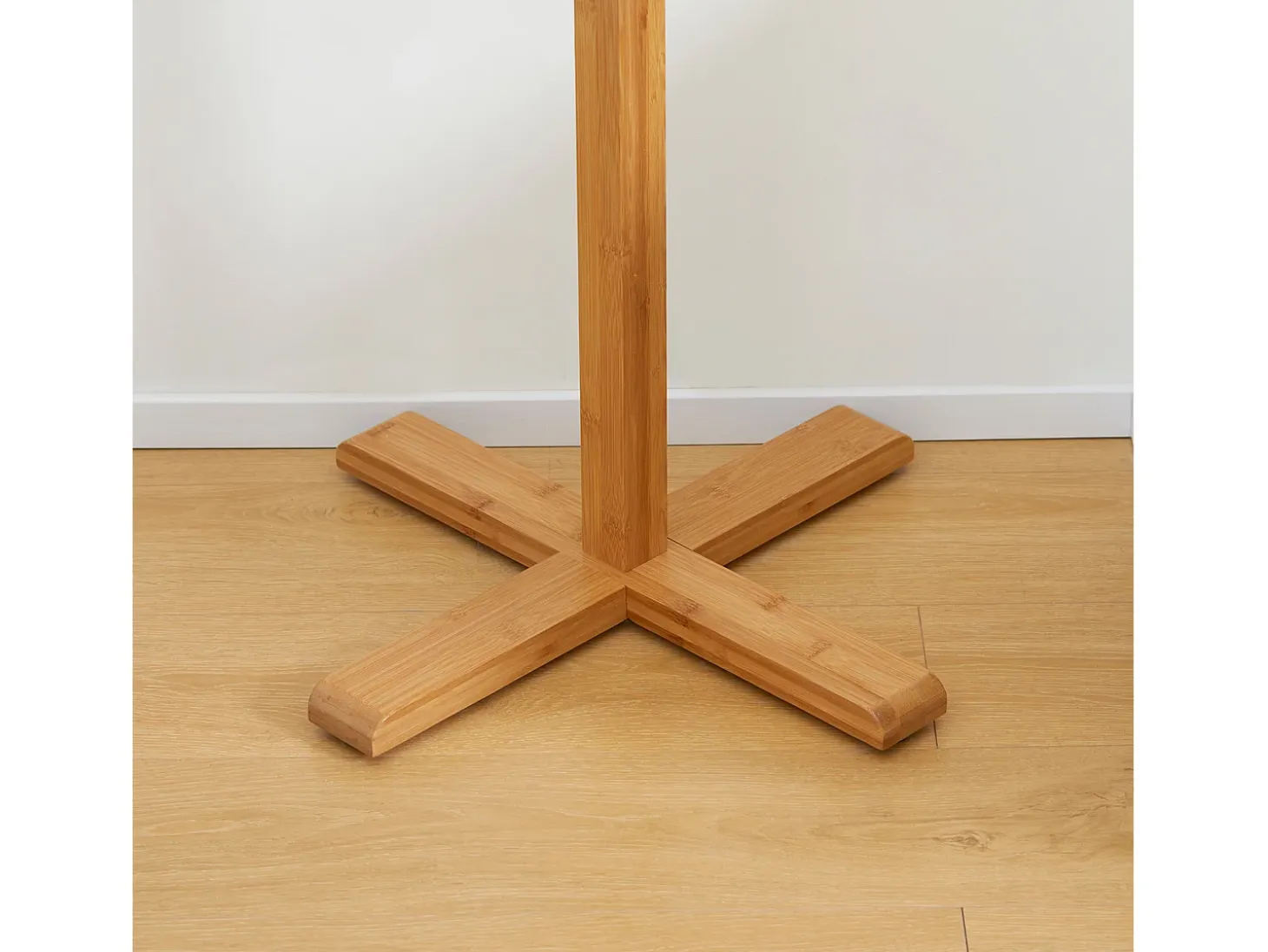 Perchero de bambú con 8 ganchos, diseño natural y funcional, color natural (49,5 x 49,5 x 178 cm)