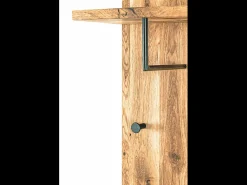 Perchero de pared de diseño industrial en roble y metal negro con 5 ganchos y estante Lorna