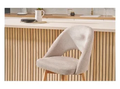 Set de 2 taburetes de cocina nórdicos de tela efecto aterciopelado texturizado beige y madera de caucho maciza 65 cm COSETTE