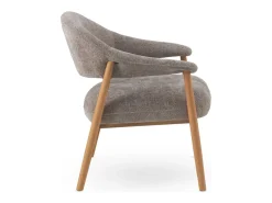 Sillón de madera de roble tapizado en topo