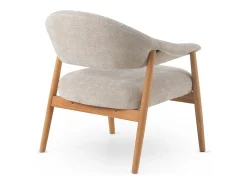 Sillón de madera de roble tapizado en blanco