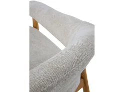 Sillón de madera de roble tapizado en blanco