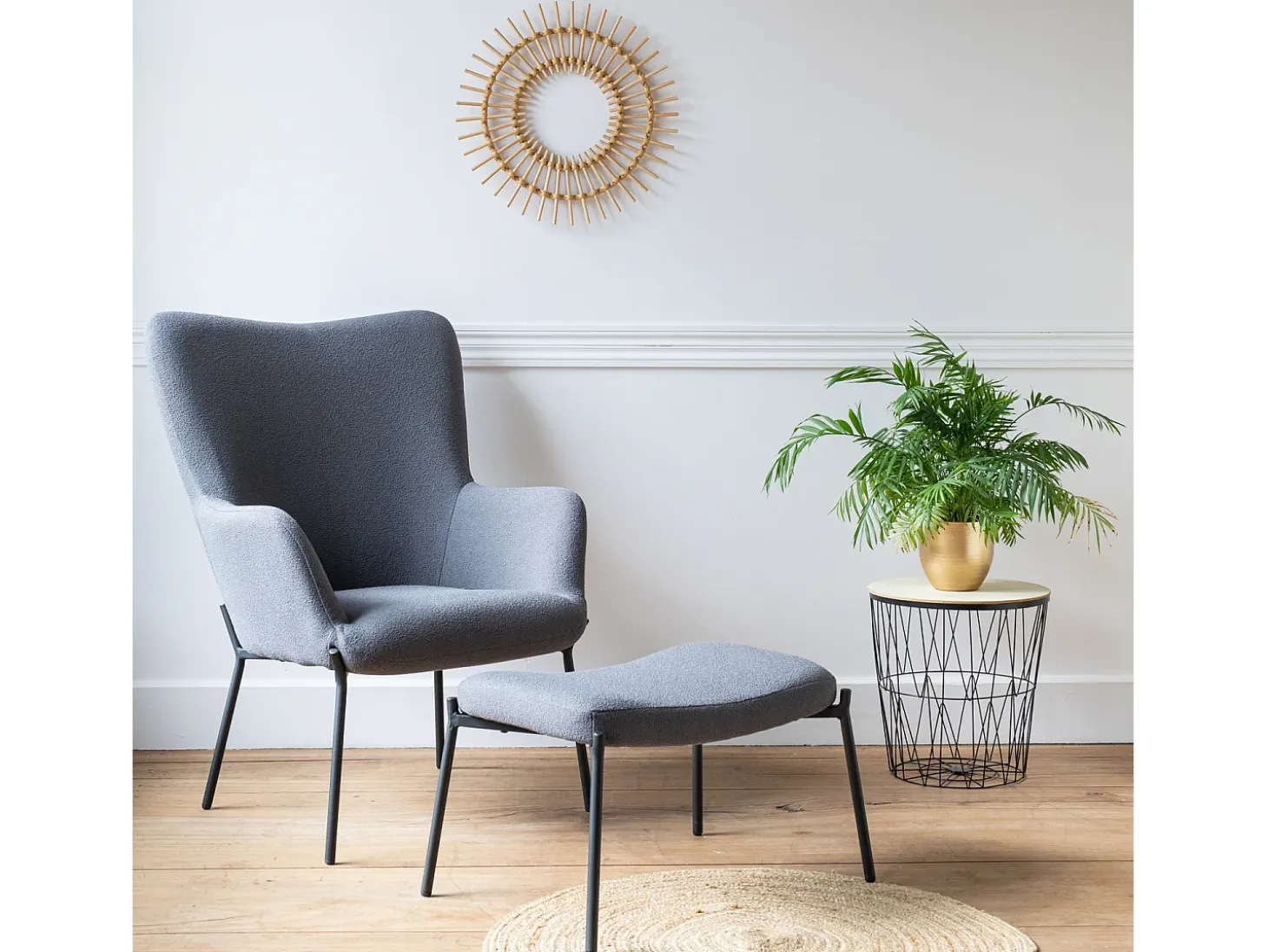 Sillón de tejido bouclé tela gris con reposapiés EIRA