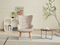 Sillón de terciopelo beige capitoné. Estilo escandinavo. VATELY