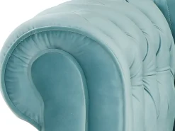 Sillón de terciopelo color azul pastel CHESTERFIELD
