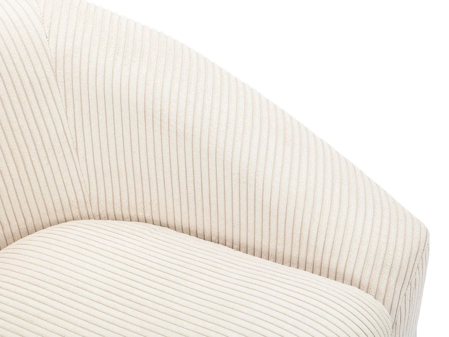 Sillón de terciopelo color crema. Estilo design OSSANA