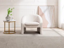 Sillón de terciopelo color crema. Estilo design OSSANA