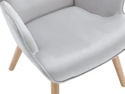 Sillón de terciopelo gris capitoné. Estilo escandinavo. VATELY