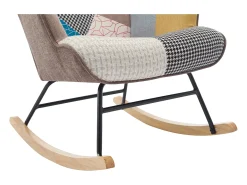 Sillón Elmina en tejido jaspeado patchwork multicolor con patas mecedoras