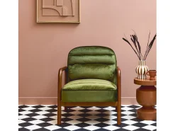 Sillón escandinavo de madera de hevea teñida de nogal y tela de