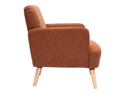 Sillón nórdico de tejido efecto aterciopelado texturizado terracota y madera ISKO