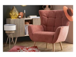 Sillón nórdico efecto terciopelo terracota y madera AVERY