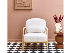 Sillón redondo escandinavo de madera de hevea y tela efecto pelo