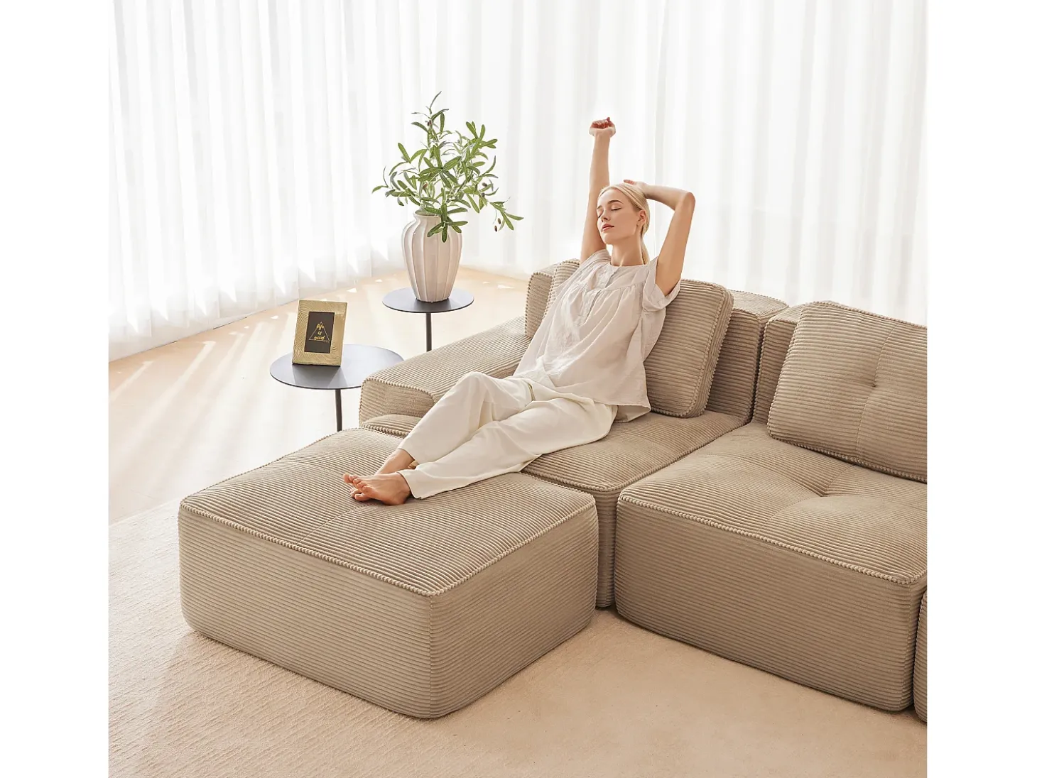 Sofá Modular 4 plazas en Pana, con 4 cojines, 382x104x69cm, Beige