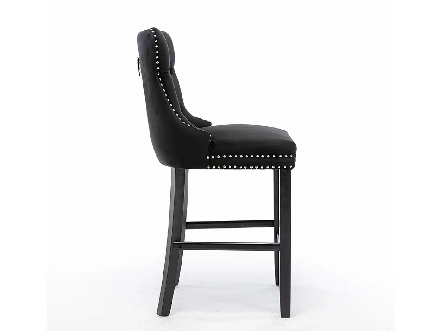Taburetes de bar tapizados, juego de 2. Con remaches decorativos y patas de madera. Adornos cromados con remaches. Tapizado de terciopelo negro.