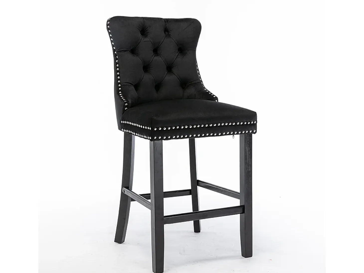 Taburetes de bar tapizados, juego de 2. Con remaches decorativos y patas de madera. Adornos cromados con remaches. Tapizado de terciopelo negro.