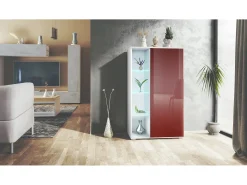Vitrina Davos, vitrina independiente con 3 estantes de cristal y 8 compartimentos incl. LED, blanco mate/burdeos de alto brillo (71,5 x 134 x 35 cm)