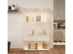 Vitrina exenta de cristal blanco con iluminación LED activada por toque, 3 estantes y 2 puertas.