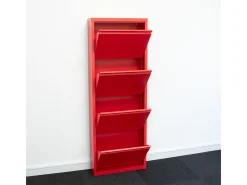 Zapatero Pisa de 4 puertas en metal rojo. Se entrega montado.