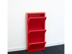 Zapatero Pisa de 3 puertas en metal rojo. Se entrega montado.